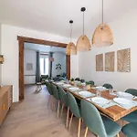 Maison Spacieuse Avec Terrasse Dans Le Centre De Villa