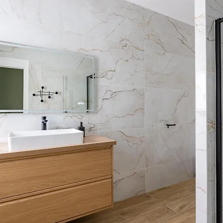 Villa Maison Spacieuse Avec Terrasse Dans Le Centre De Reims