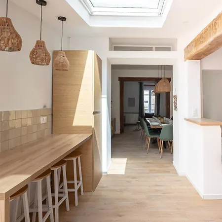 Maison Spacieuse Avec Terrasse Dans Le Centre De *