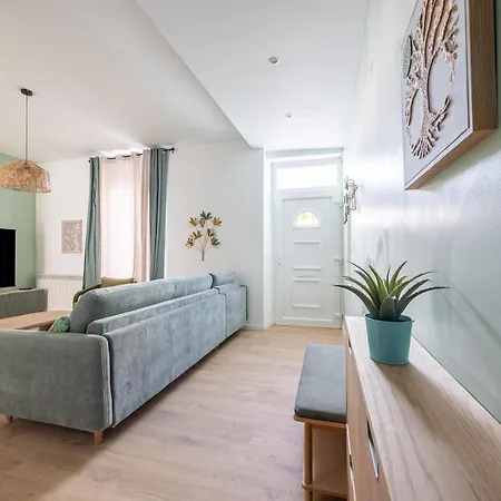 Villa Maison Spacieuse Avec Terrasse Dans Le Centre De