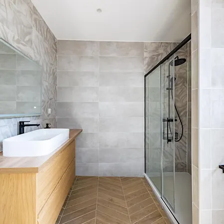 Maison Spacieuse Avec Terrasse Dans Le Centre De *