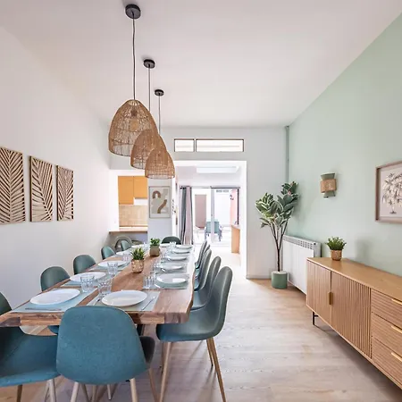 Maison Spacieuse Avec Terrasse Dans Le Centre De Reims