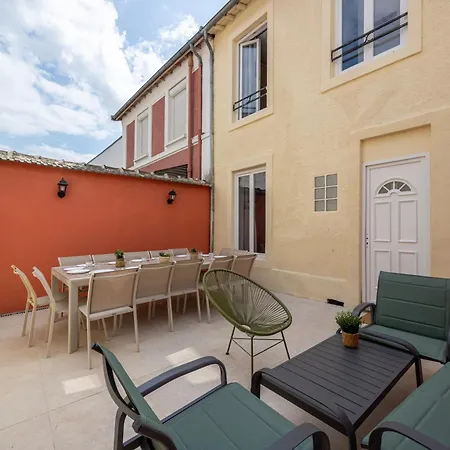 Maison Spacieuse Avec Terrasse Dans Le Centre De * Reims