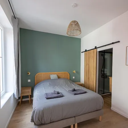 Maison Spacieuse Avec Terrasse Dans Le Centre De