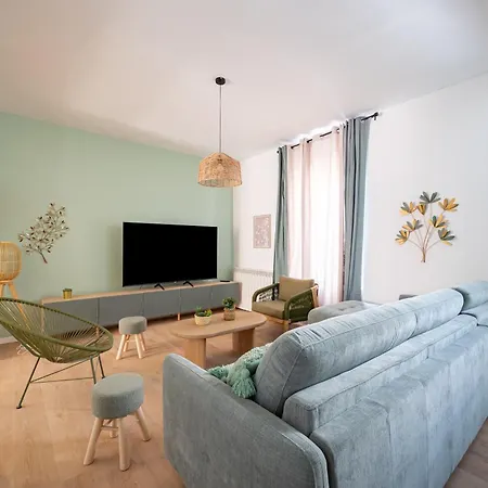 Βίλα Maison Spacieuse Avec Terrasse Dans Le Centre De