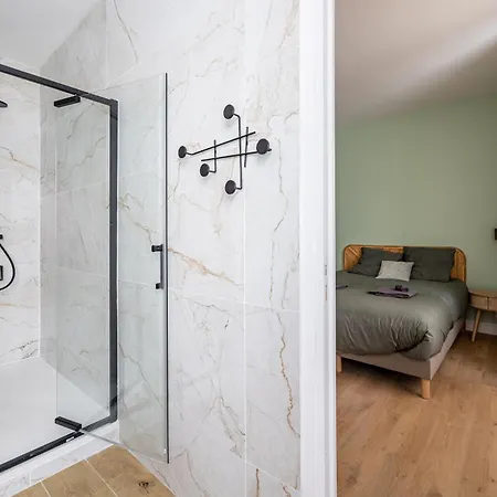 Βίλα Maison Spacieuse Avec Terrasse Dans Le Centre De Ρενς