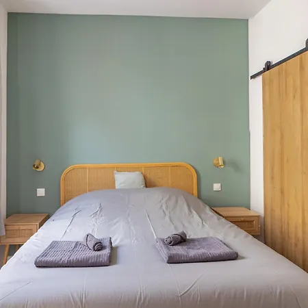 Maison Spacieuse Avec Terrasse Dans Le Centre De Βίλα