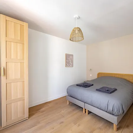 Villa Maison Spacieuse Avec Terrasse Dans Le Centre De *