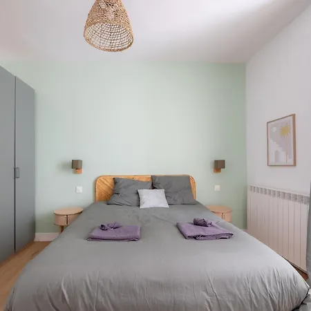 Maison Spacieuse Avec Terrasse Dans Le Centre De