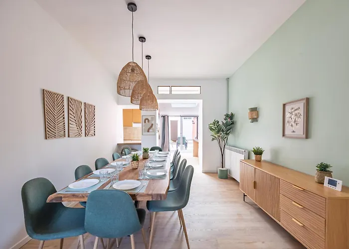 Maison Spacieuse Avec Terrasse Dans Le Centre De 랭스