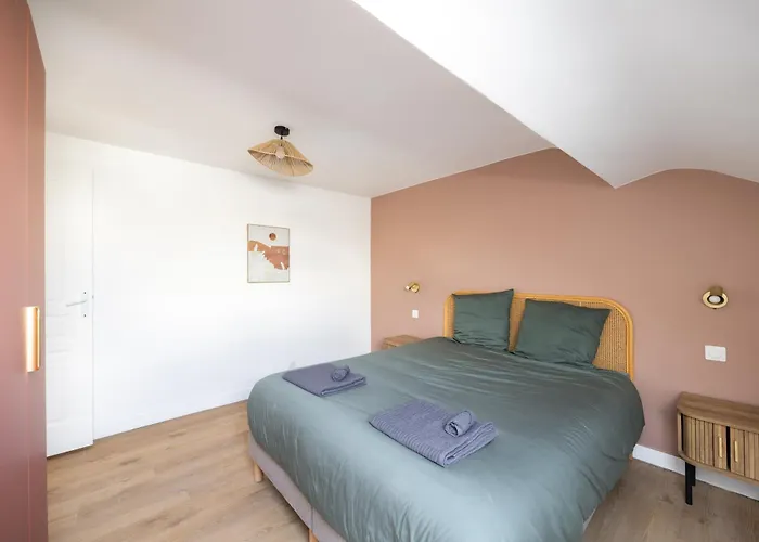 Maison Spacieuse Avec Terrasse Dans Le Centre De