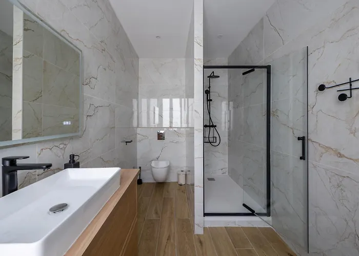 Maison Spacieuse Avec Terrasse Dans Le Centre De 빌라 *